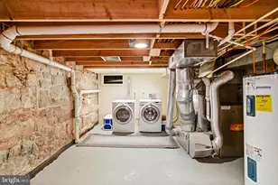 301 12th St SE, Washington, DC 20003 - Photo 35