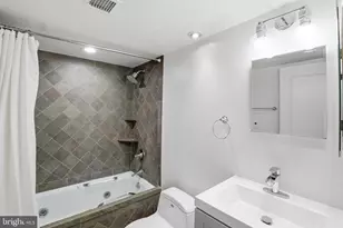 1099 22nd Street NW, Washington, DC 20037 - Photo 13