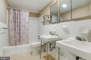4201 Cathedral Ave NW, Washington, DC 20016 - Photo 37