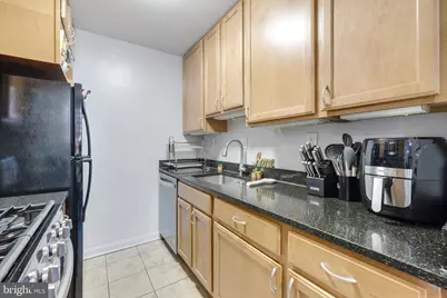 5112 Macarthur Boulevard NW #209, Washington, DC 20016 - Photo 11
