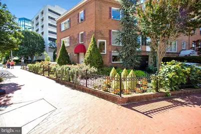 837 New Hampshire Avenue NW, Washington, DC 20037 - Photo 1