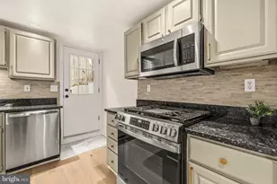 1905 New Hampshire Ave NW, Washington, DC 20009 - Photo 17