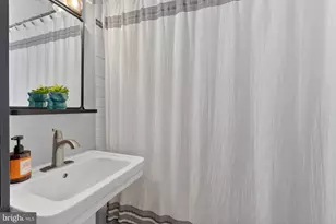 1836 Independence Ave SE, Washington, DC 20003 - Photo 15