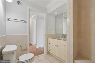 4000 Tunlaw Rd NW, Washington, DC 20007 - Photo 17