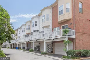 815 G St SW, Washington, DC 20024 - Photo 27