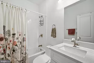 35 T St NW, Washington, DC 20001 - Photo 29