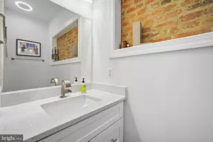 35 T St NW, Washington, DC 20001 - Photo 17