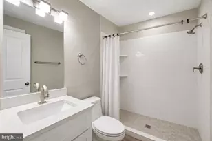 35 T St NW, Washington, DC 20001 - Photo 39