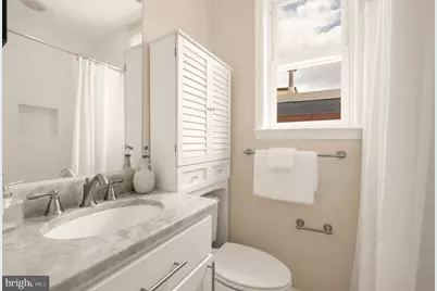 647 A Street SE, Washington, DC 20003 - Photo 27