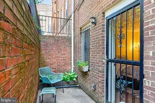 1949 Calvert St NW, Washington, DC 20009 - Photo 17