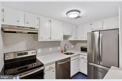 1949 Calvert Street NW #1/2, Washington, DC 20009 - Photo 11