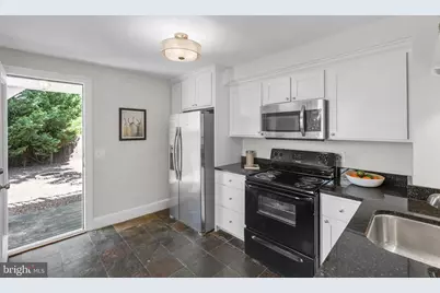 914 15th Street SE, Washington, DC 20003 - Photo 11