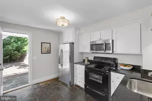 914 15th St SE, Washington, DC 20003 - Photo 11