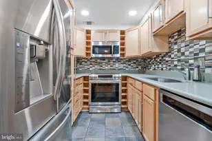 560 N St SW, Washington, DC 20024 - Photo 5