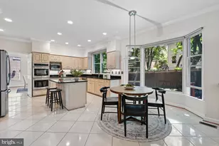 5105 Warren Pl NW, Washington, DC 20016 - Photo 9