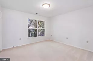 5105 Warren Pl NW, Washington, DC 20016 - Photo 25