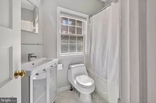 1025 30th St NW, Washington, DC 20007 - Photo 15