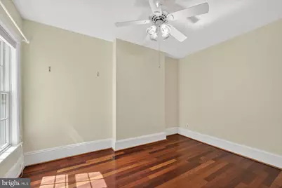 1025 30th Street NW, Washington, DC 20007 - Photo 13