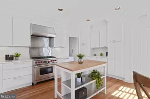 4711 Foxhall Cres NW, Washington, DC 20007 - Photo 9