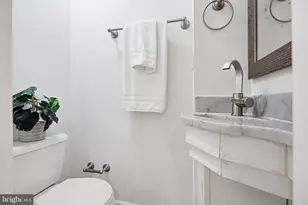 329 18th Pl NE, Washington, DC 20002 - Photo 17