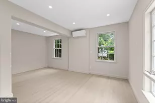 1525 35th St NW, Washington, DC 20007 - Photo 7