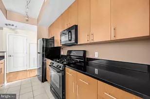 715 6th St NW, Washington, DC 20001 - Photo 9