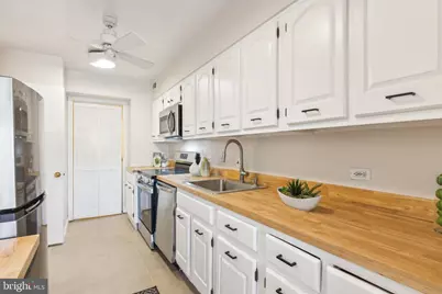 1001 26th Street NW #706, Washington, DC 20037 - Photo 9