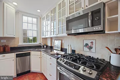 1852 Columbia Road NW #401, Washington, DC 20009 - Photo 11