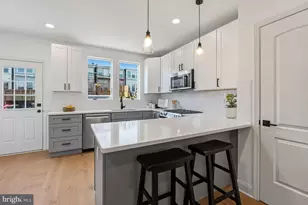 1529 Isherwood St NE, Washington, DC 20002 - Photo 9