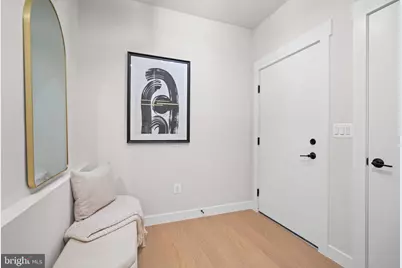 733 8th Street SE #303, Washington, DC 20003 - Photo 3