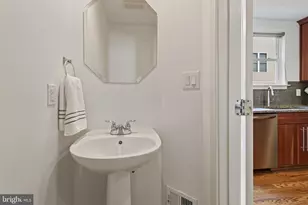 349 L St SE, Washington, DC 20003 - Photo 9