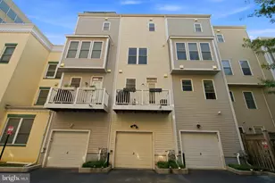 349 L St SE, Washington, DC 20003 - Photo 41