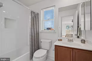 349 L St SE, Washington, DC 20003 - Photo 37
