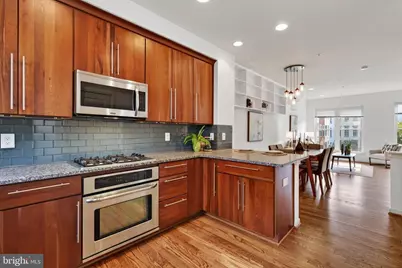 349 L Street SE, Washington, DC 20003 - Photo 15