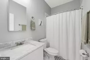 1613 Isherwood St NE, Washington, DC 20002 - Photo 17