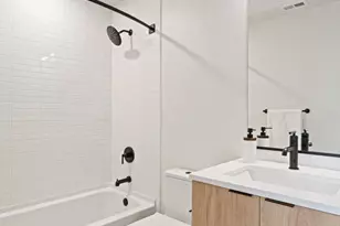 733 8th St SE, Washington, DC 20003 - Photo 5