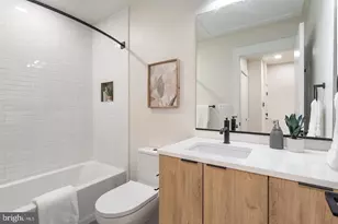 733 8th St SE, Washington, DC 20003 - Photo 11