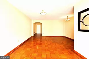 1 Scott Cir NW, Washington, DC 20036 - Photo 5