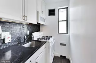 1 Scott Cir NW, Washington, DC 20036 - Photo 7