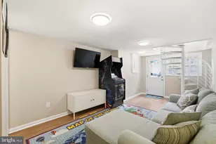 6010 34th Pl NW, Washington, DC 20015 - Photo 17