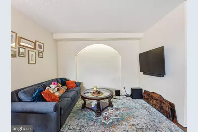 4740 Connecticut Avenue NW #818, Washington, DC 20008 - Photo 3