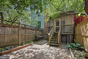 406 10th St SE, Washington, DC 20003 - Photo 25