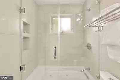 2400 41st Street NW #212, Washington, DC 20007 - Photo 19