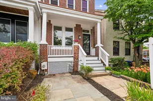 1105 G St SE, Washington, DC 20003 - Photo 3