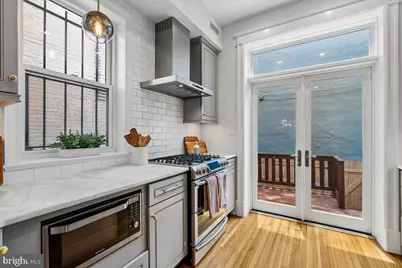 1105 G Street SE, Washington, DC 20003 - Photo 25