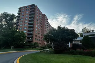 4201 Cathedral Ave NW, Washington, DC 20016 - Photo 3