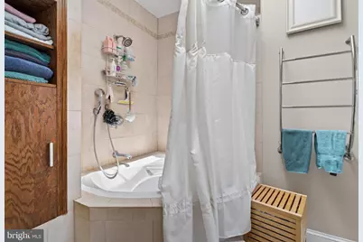229 10th Street NE, Washington, DC 20002 - Photo 23
