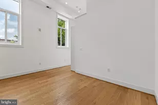 1211 G St SE, Washington, DC 20003 - Photo 9