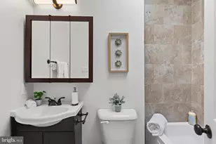 236 Warren St NE, Washington, DC 20002 - Photo 27