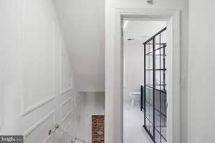 708 I St SE, Washington, DC 20003 - Photo 23